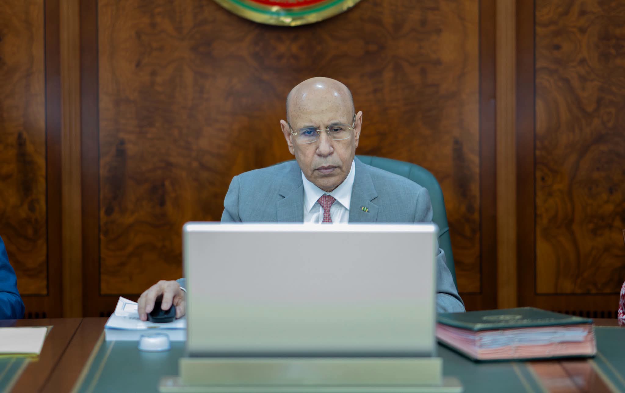رئيس الجمهورية يترأس اجتماع مجلس الوزراء بالقصر الرئاسي